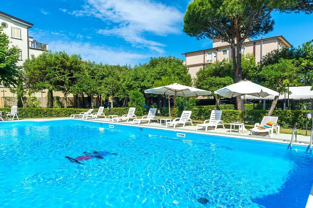 Hotel Apuana Marina di Pietrasanta 3*,